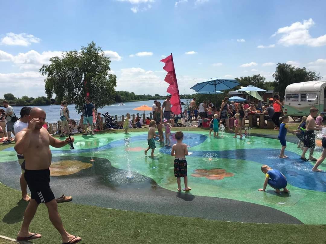 Living Easy Staycations At Tattershall Lakes Екстер'єр фото